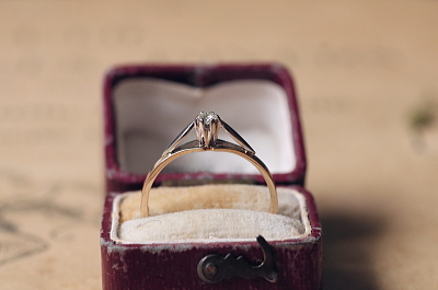 ホワイトゴールドフェイス　ダイヤモンドソリテールリング　エンゲージ　イギリス　アンティークストリュフ