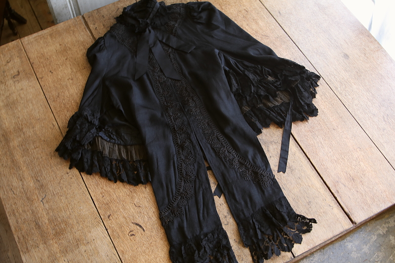 ブラックシルクのケープ　フランス　アンティークストリュフ