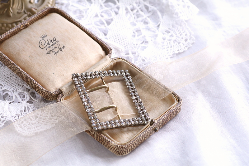 オールドペーストバックル　ヨーロッパ アンティークストリュフ