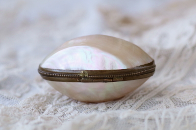 マザーオブパールのロザリオケース　フランス アンティークストリュフ