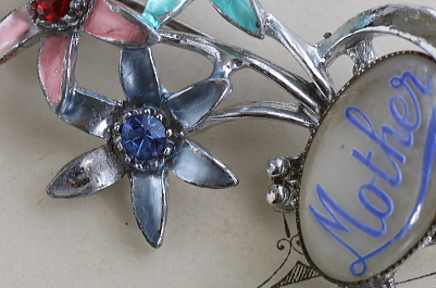 ヴィンテージスーベニール　マザーブローチ　イギリス アンティークストリュフ