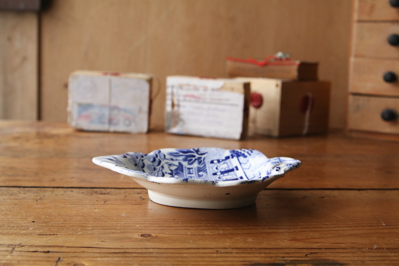 ヴィクトリアンブルーウイロー　リーフディッシュ　イギリス　アンティークストリュフ