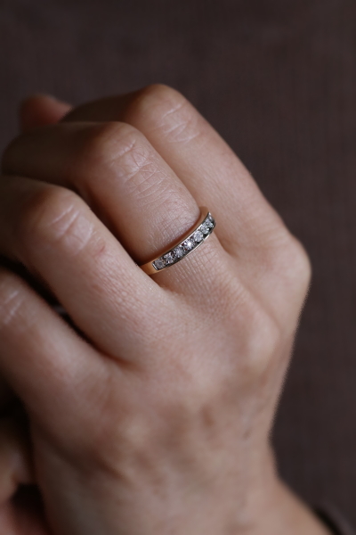 メレダイヤハーフエタニティリング　イギリス　アンティークストリュフ