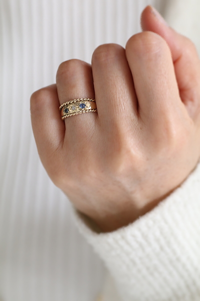 ダイヤアンドブルーサファイア　ロープエッジジプシーリング　イギリス　アンティークストリュフ