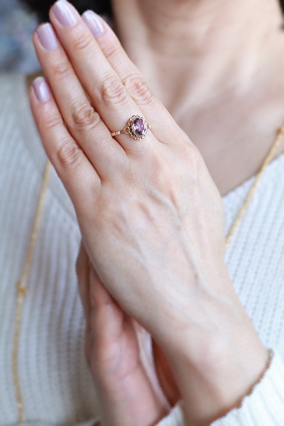 オーバルカットアメシストリング　イギリス　アンティークストリュフ 20250430