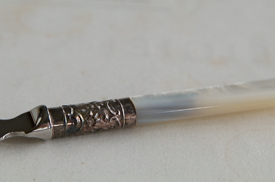 マザーオブパールハンドルペーパーナイフ　イギリス　アンティークストリュフ