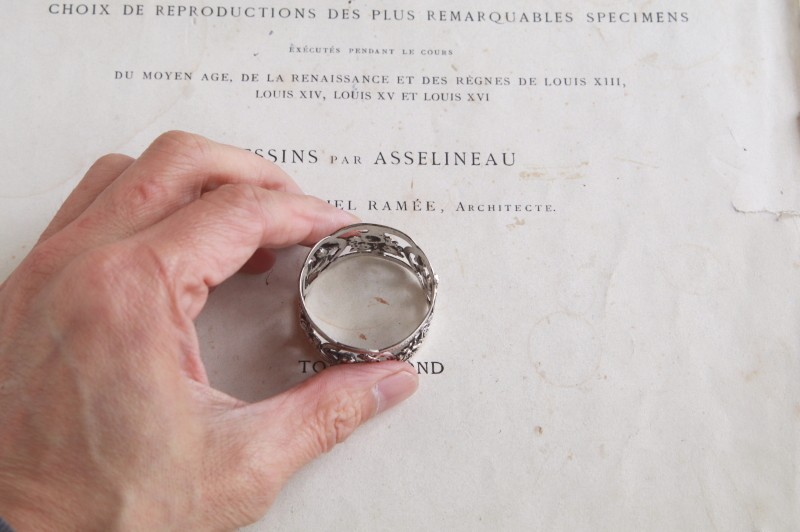 薔薇と天使のシルバーナプキンリング　イタリア　アンティークストリュフ