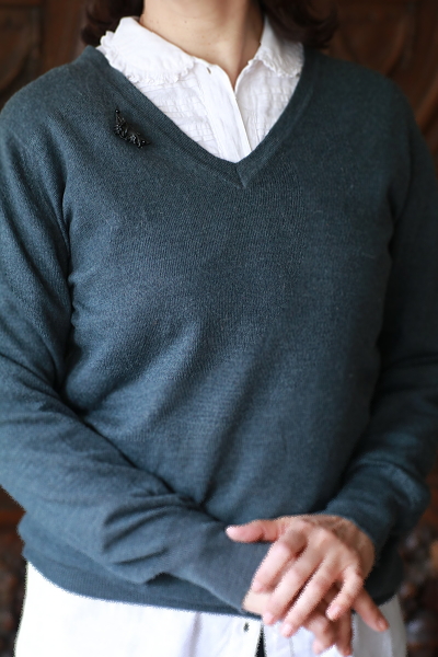 ヴィクトリアンヴォルカナイトブローチ　三日月　フラワーベース　イギリス　アンティークストリュフ