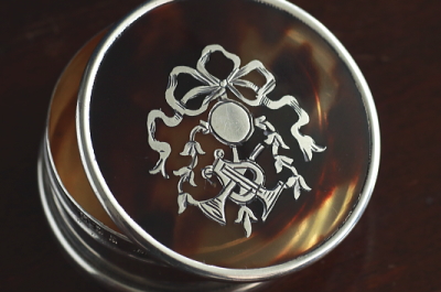 ピクウェのシルバーピルケース　べっ甲　スターリングシルバー　イギリス