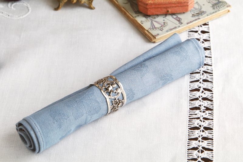 薔薇と天使のシルバーナプキンリング　イタリア　アンティークストリュフ