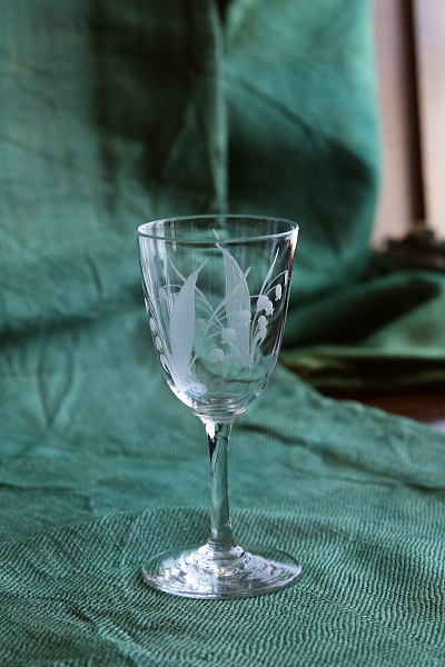 スズランのクリスタルシェリーグラス　イギリス　ヴィクトリアン アンティークストリュフ