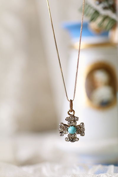 ターコイズアンドペースト　クロスペンダント　ヨーロッパ　アンティークストリュフ