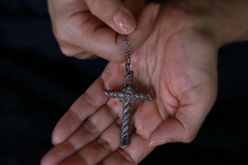 オールドシルバーフィリグリーペンダント　ヨーロッパ　アンティークストリュフ