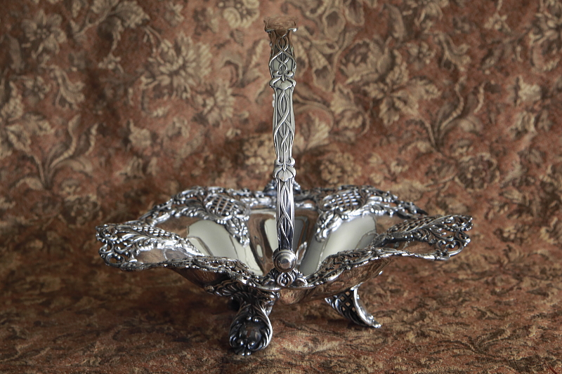 レースワークケーキバスケット　ヴィクトリアン　LEE & WIGFULL　イギリス　アンティークストリュフ