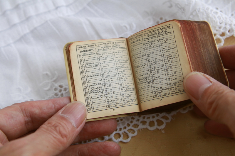 天使のセルロイド表紙祈祷書　エンジェルズヘッズ　ジョシュア・レイノルズ　イギリス　アンティークストリュフ