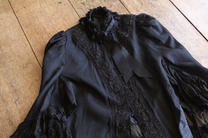 ブラックシルクのケープ　フランス　アンティークストリュフ