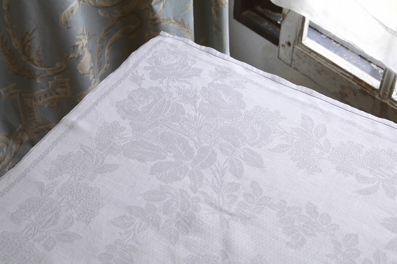 薔薇と紫陽花のダマスクセルヴィエット　フランス アンティークストリュフ