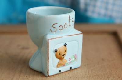 Sootyのエッグカップ　イギリス アンティークストリュフ