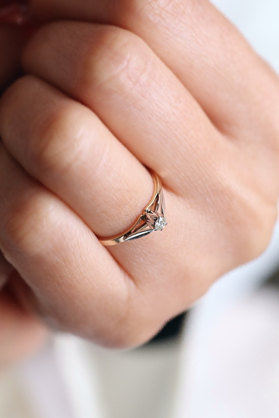 ホワイトゴールドフェイス　ダイヤモンドソリテールリング　エンゲージ　イギリス　アンティークストリュフ