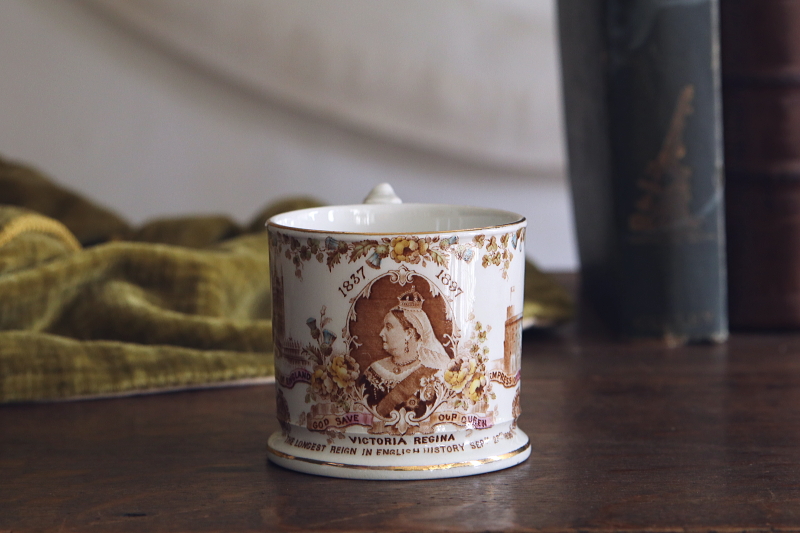 ヴィクトリア女王　ダイヤモンドジュビリーマグ　aynsley whiteleys イギリス　アンティークストリュフ