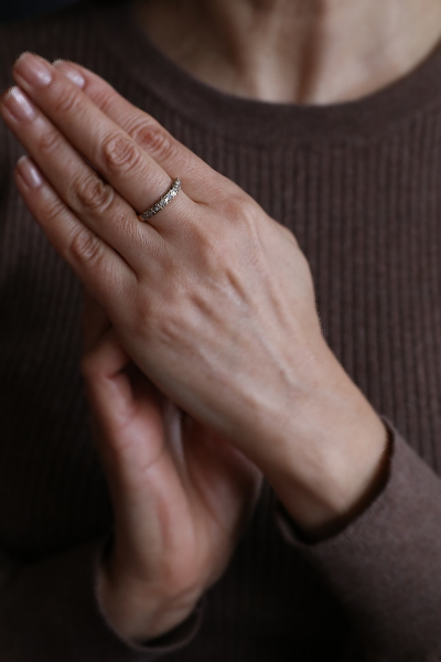 ダイヤモンドハーフエタニティリング　イギリス　アンティークストリュフ