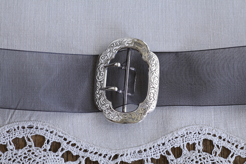 ハンドエングレービングシルバーバックル　イギリス　アンティークストリュフ