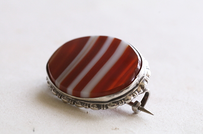 スコティッシュアゲートシルバーブローチ　スコットランド　アンティークストリュフ