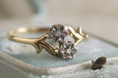 トワ・エ・モア　フラワーダイヤモンドリング　エンゲージリング　指輪　フランス　アンティークストリュフ