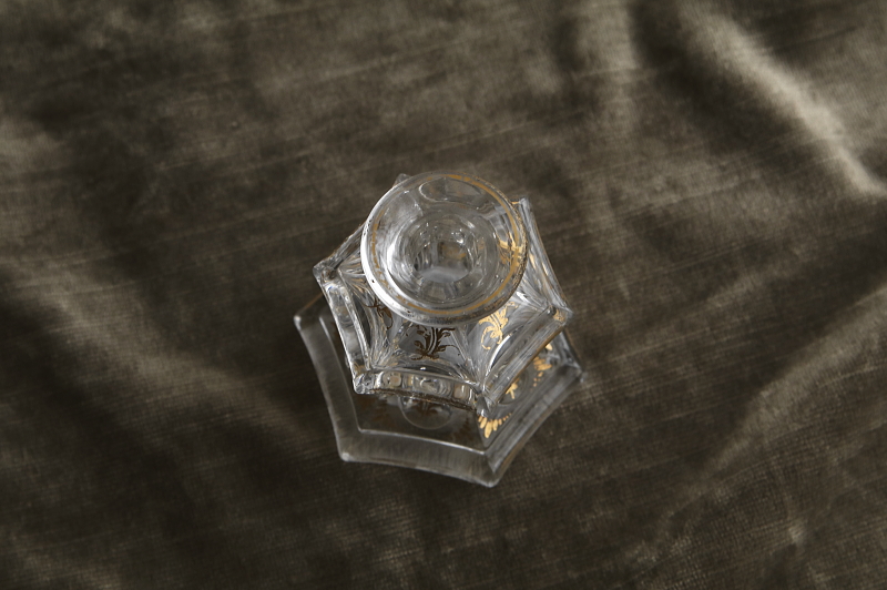 ヴィクトリアン　花のパフュームボトル　イギリス アンティークストリュフ