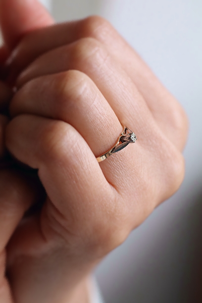 ホワイトゴールドフェイス　ダイヤモンドソリテールリング　エンゲージ　イギリス　アンティークストリュフ