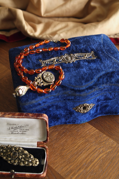 ブルーベルベット　ジュエリーボックス　フランス　アンティークストリュフ 20260325