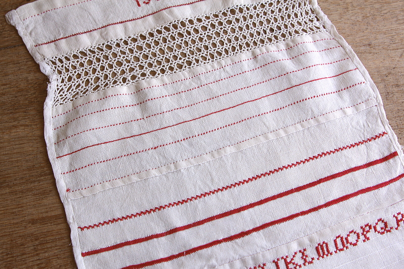 刺繍のリネンサンプラー　イギリス　アンティークストリュフ