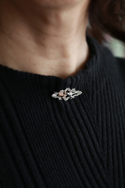 シルバーアンドゴールド　ツバメのブローチ　エドワーディアン　イギリス　アンティークストリュフ