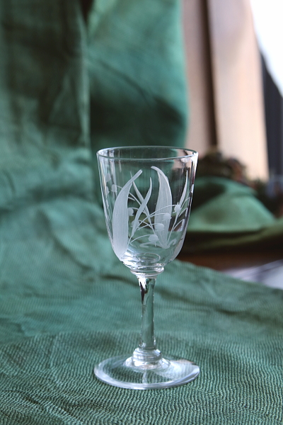 スズランのクリスタルシェリーグラス　イギリス　ヴィクトリアン アンティークストリュフ