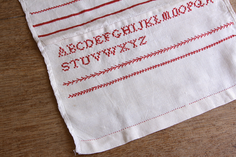 刺繍のリネンサンプラー　イギリス　アンティークストリュフ