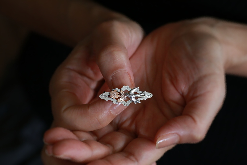 シルバーアンドゴールド　ツバメのブローチ　エドワーディアン　イギリス　アンティークストリュフ