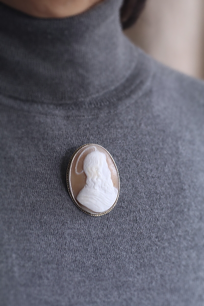 イエス様のシェルカメオブローチ　イタリア　 アンティークストリュフ