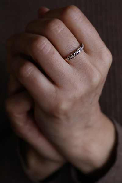 ダイヤモンドハーフエタニティリング　イギリス　アンティークストリュフ