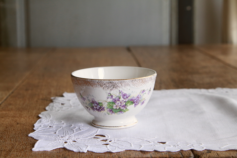 スミレのカフェオレボウル　Boch Frers Keramis ベルギー　アンティークストリュフ