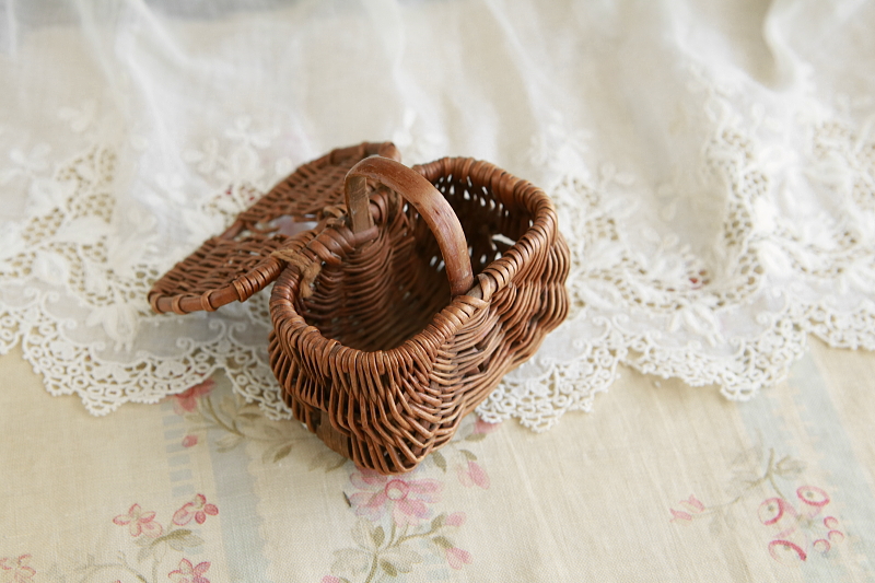 ドールズパニエ　ミニチュアハンパーバスケット　フランス　アンティークストリュフ