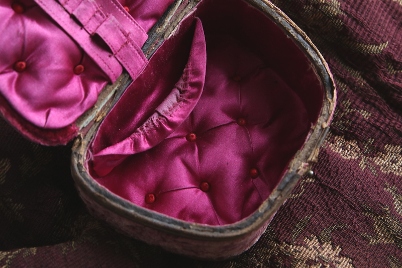 ベロアのソーイングボックス　フランス アンティークストリュフ