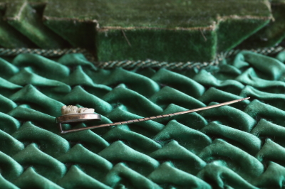 ヴィクトリアン　ラーヴァカメオピンブローチ　アンティークジュエリー　ヴィンテージアクセサリー　イギリス　アンティークストリュフ 20251211