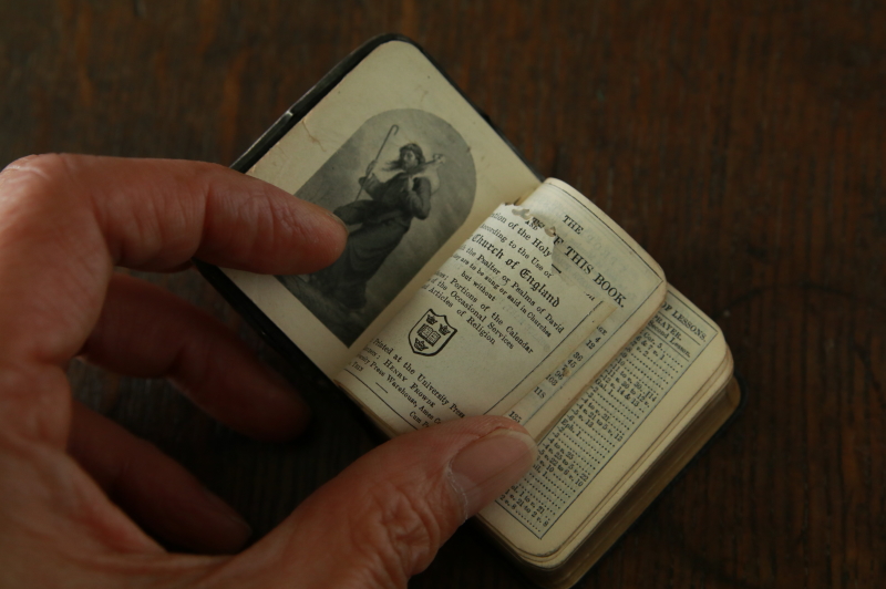 エンジェルズヘッズの銀装丁　コモンプレイヤー　聖公会　祈祷書　イギリス　アンティークストリュフ