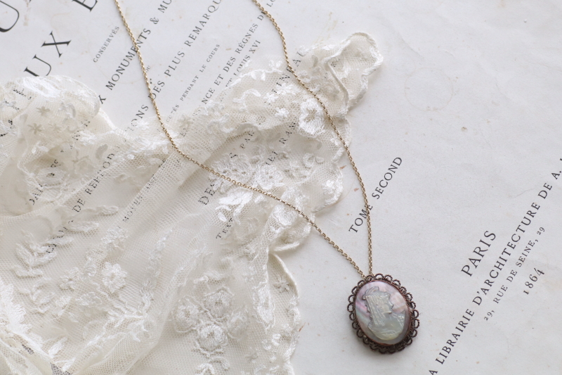 マザーオブパールカメオ　ペンダントブローチ　イタリア　アンティークストリュフ