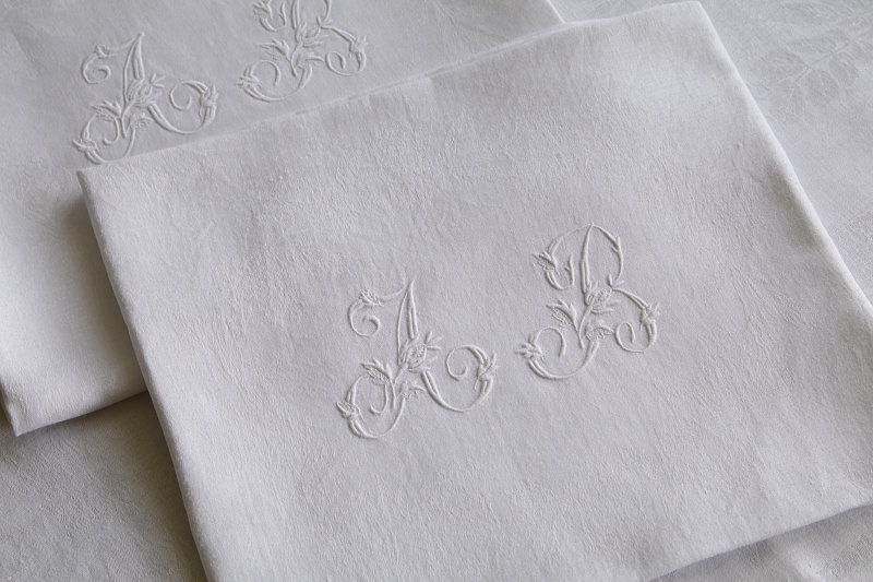 薔薇と紫陽花のダマスクセルヴィエット　フランス アンティークストリュフ