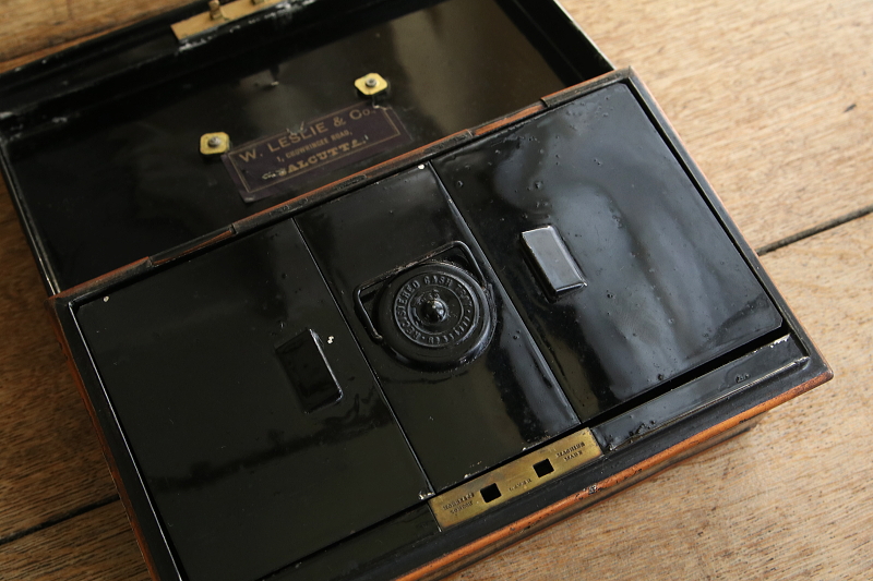 ジャパンドブラックキャッシュボックス　イギリス アンティークストリュフ