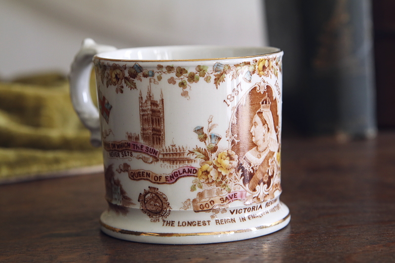 ヴィクトリア女王　ダイヤモンドジュビリーマグ　aynsley whiteleys イギリス　アンティークストリュフ