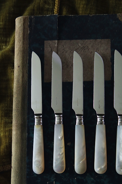 マザーオブパールハンドルデザートナイフ　james dixon and sons イギリス　アンティークストリュフ 2026020311