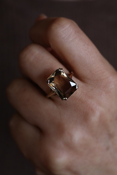 レクタングルスモーキークォーツリング　水晶　イギリス　アンティークストリュフ