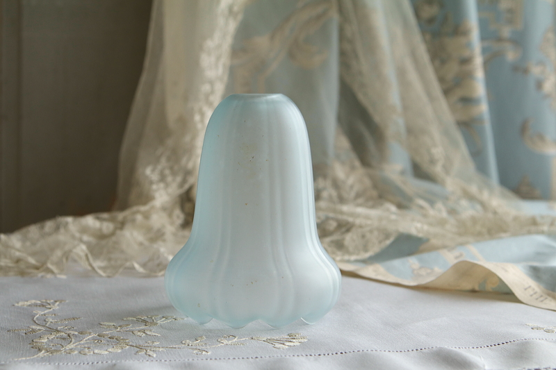 フロストブルーグラスのペンダントランプ　イギリス　アンティークストリュフ